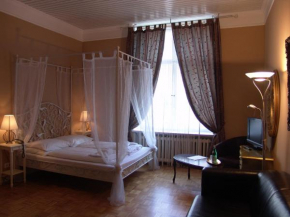  Hotel-Maison Am Olivaer Platz  Берлин
